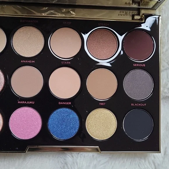 RARE Urban Decay X Gwen Stefani Eyeshadow Palette! - Picture 10 of 14